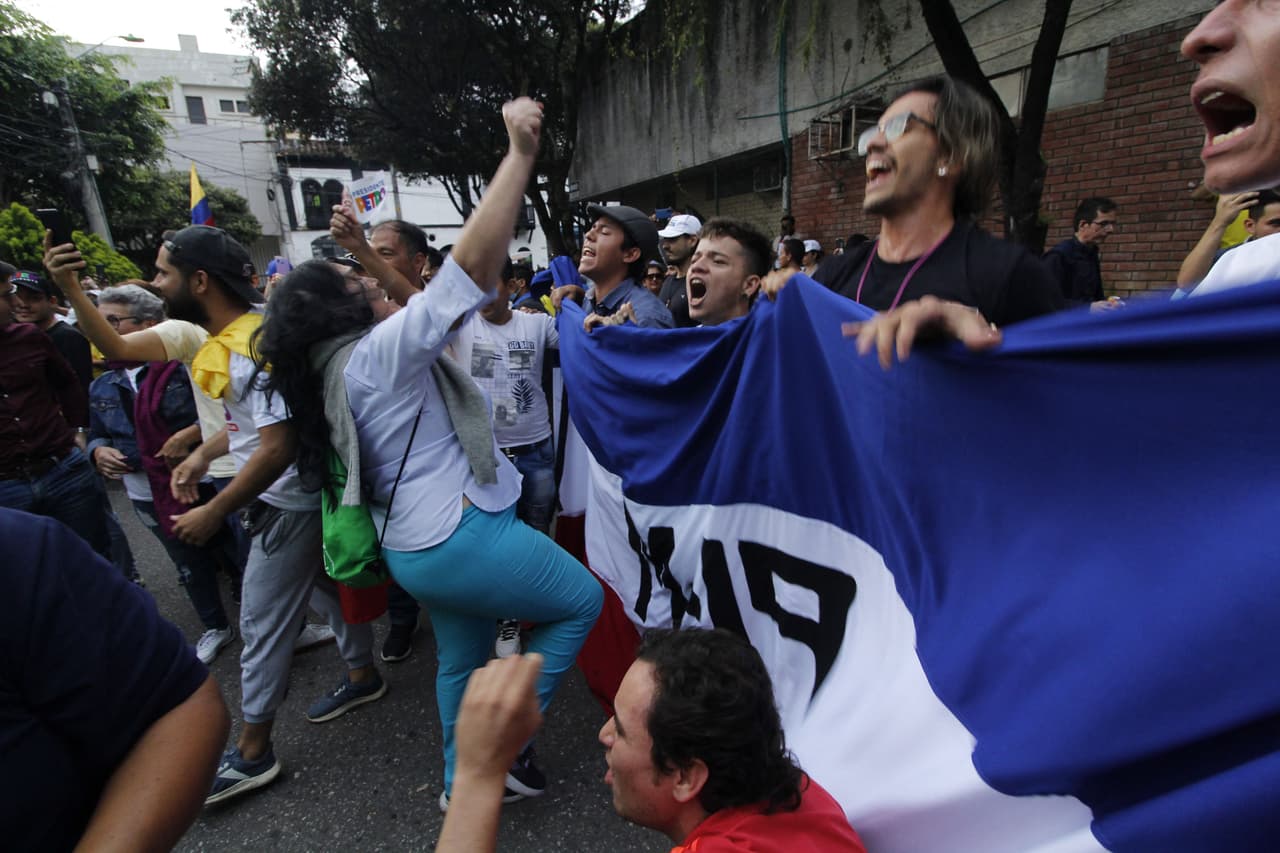 Simpatizantes de Petro en Bucaramanga. En su juventud, Petro militó en la extinta guerrilla M-19 y entregó las armas en 1991 cuando el movimiento insurgente firmó un acuerdo de paz con el Estado.
