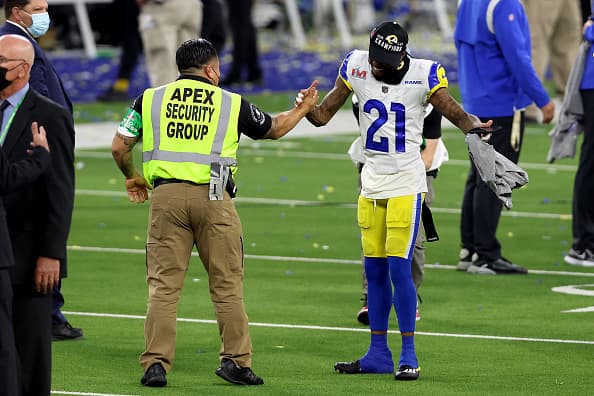 Las felicitaciones en el terreno no se hicieron esperar. Atletas, trabajadores, familiares y fanáticos se unieron en una gran celebración.