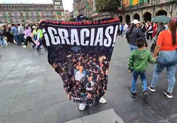 Cada vendedor con quien conversamos en el Zócalo coincidió en que sus ventas marcharon de buena forma.