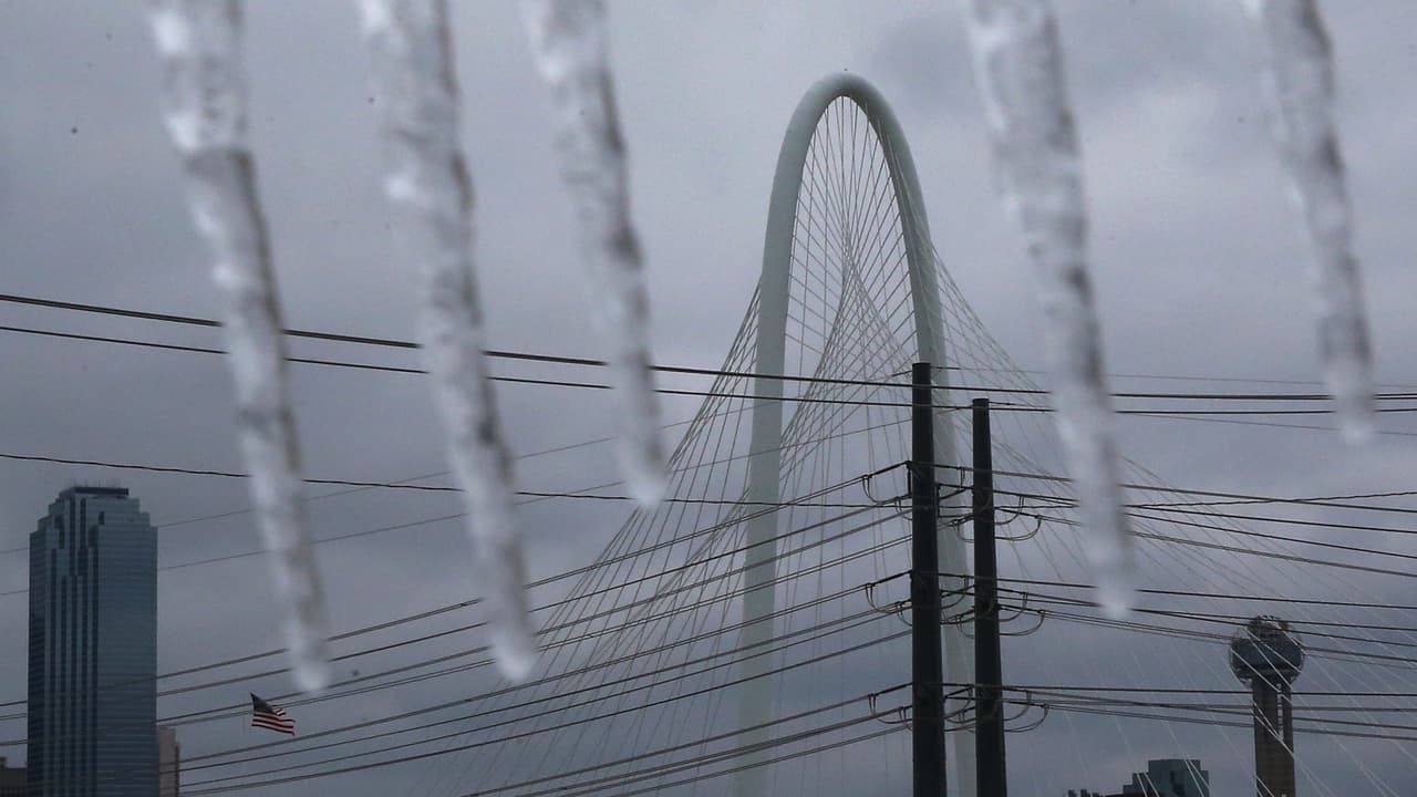 La ciudad de Hurst extiende el cierre de instalaciones no esenciales para este Jueves 