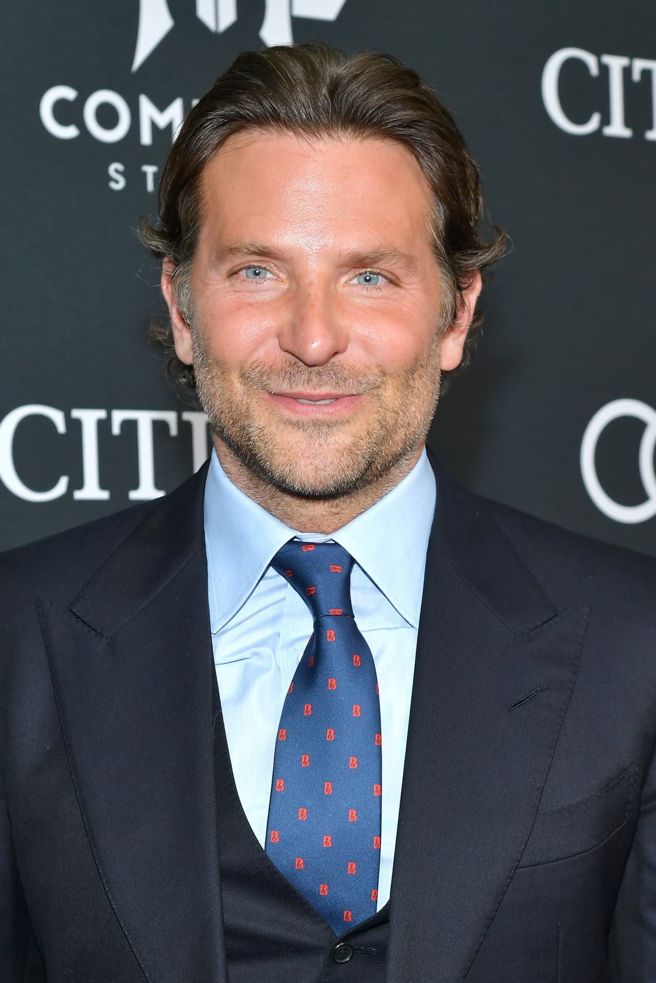 <a href="https://www.univision.com/famosos/companera-de-elenco-de-lady-gaga-y-bradley-cooper-dice-que-son-dos-personas-que-merecen-amor-fotos">Bradley Cooper</a> es otra de las celebridades que se resiste a compartir momentos personales a través de Instagram. El director y protagonista del filme 'A Star Is Born' tampoco posee un perfil en Twitter.