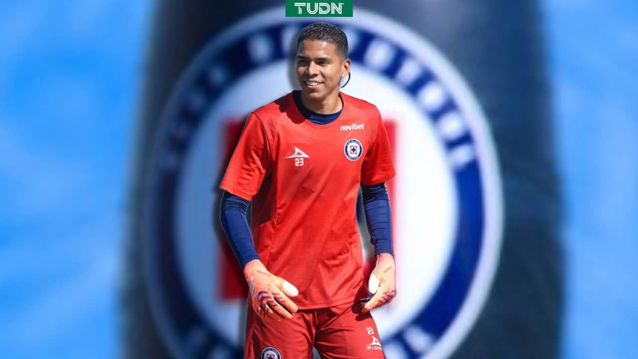 Kevin Mier reaparece con el primer equipo de Cruz Azul 
