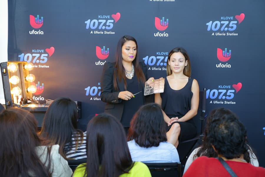Como parte del grupo de amigas de Donaji “BFF” quince ganadoras tuvieron el privilegio de tomar una clase “Aprender a maquillarse como profesional” auspiciado por Alejandra Barraza de TNT Agency.