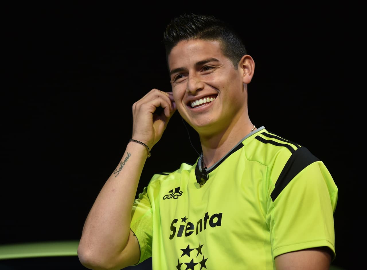 Luego de que James Rodríguez anunció el pasado lunes 28 de octubre que se había convertido en 
<b><a href="https://www.univision.com/famosos/james-rodriguez-anuncia-nacimiento-de-su-segundo-hijo-y-asi-reacciona-shannon-de-lima-que-no-estuvo-embarazada-fotos">padre por segunda ocasión</a></b>, este jueves 31 se dio a conocer una nueva imagen del bebé.