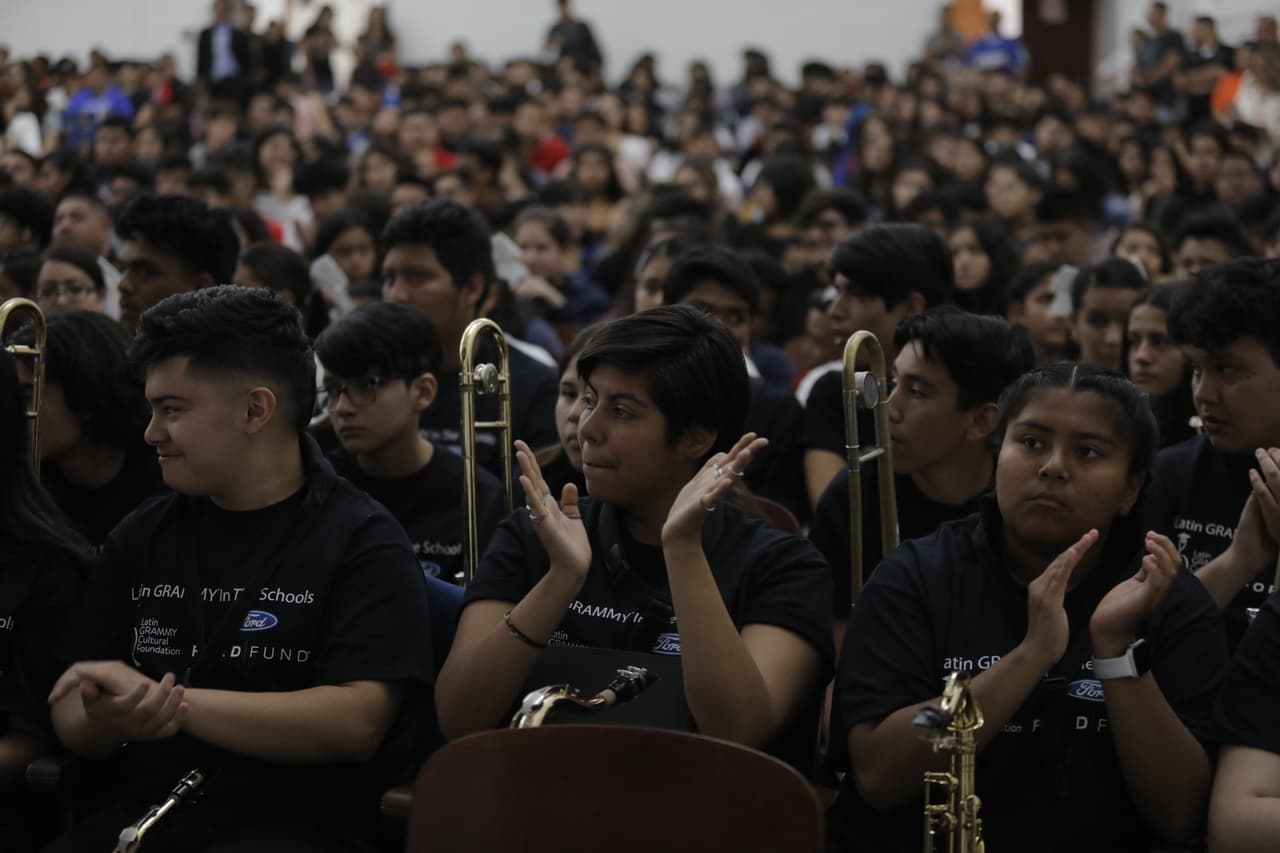 Para los estudiantes presentes, escuchar de primera mano a un artista que, a su edad ha alcanzado un gran éxito, fue un aprendizaje que les quedará para siempre, aseguró la Academia Latina de la Grabación en un comunicado.