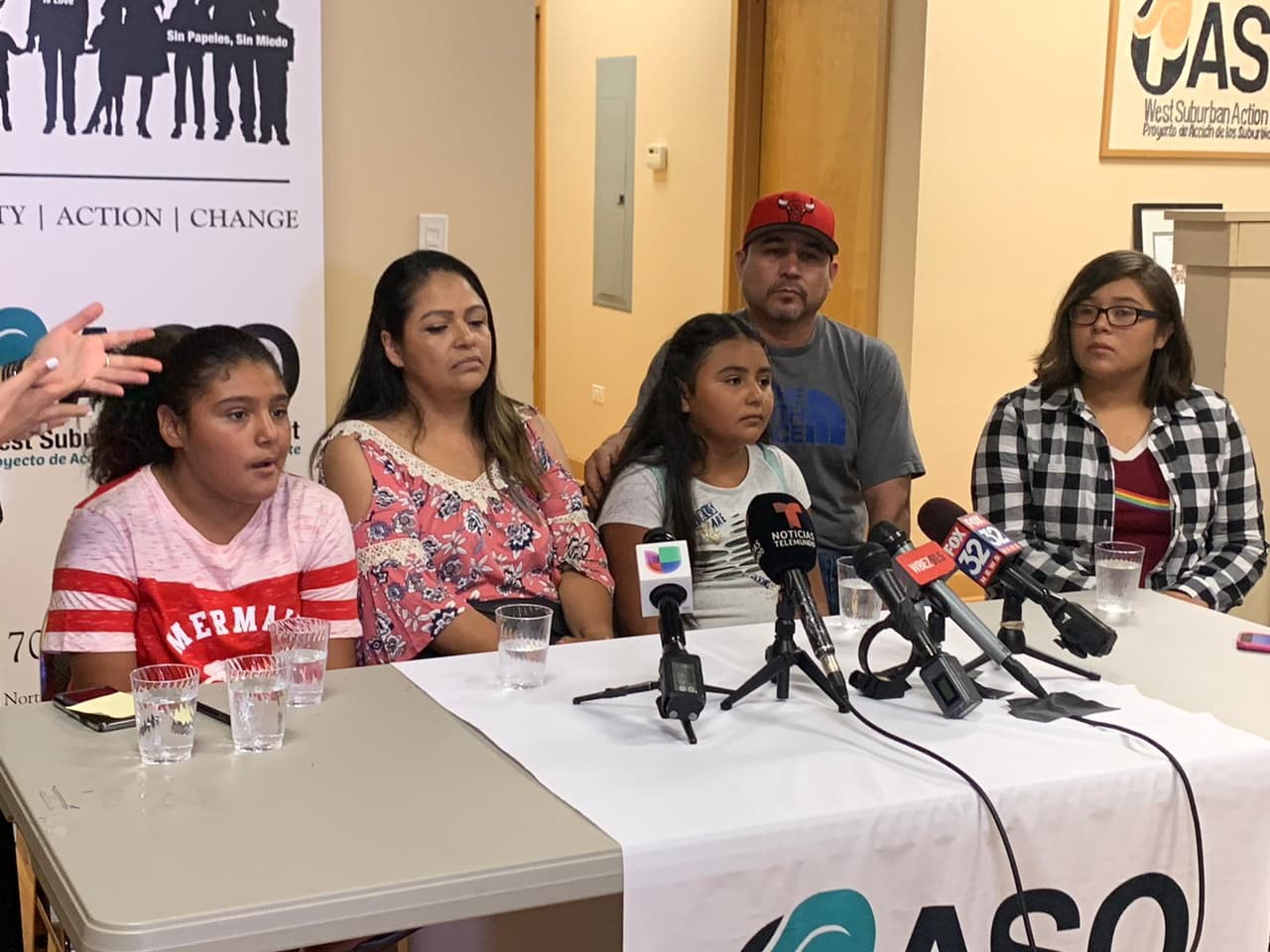 Congresistas de Illinois exigen respuestas de agentes de protección fronteriza tras retención de tres niñas ciudadanas estadounidenses