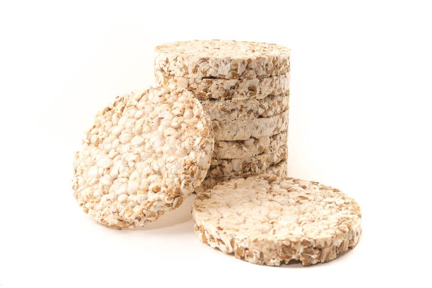 <b>Galletas de arroz. </b>Tienen la ventaja de ser muy livianas y bajas en calorías en relación a su volumen. Dos unidades sería la ración aconsejada para frenar ese vacío en el estómago sin engordar.