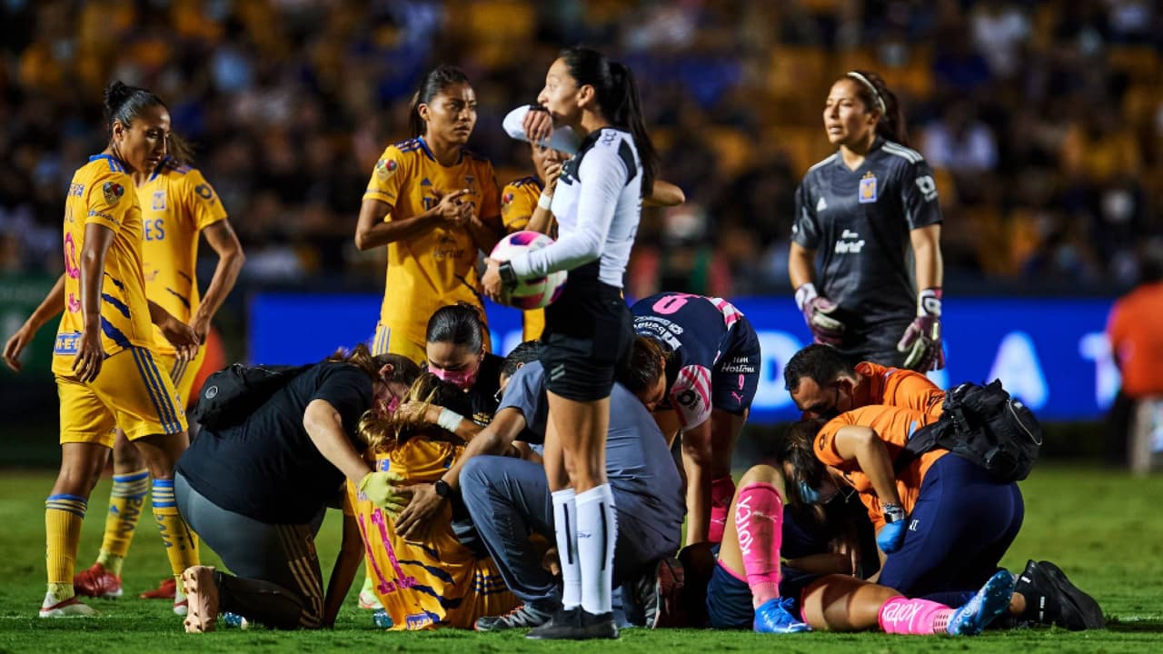 Nayeli Rangel sale con reporte preliminar de conmoción cerebral