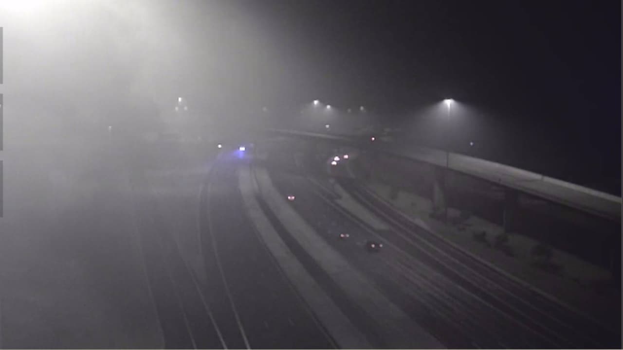 <b>Aunque</b> parecería ser inofensiva, la neblina representa serias consecuencias para la visión de los conductores que la atraviesan.
<br>