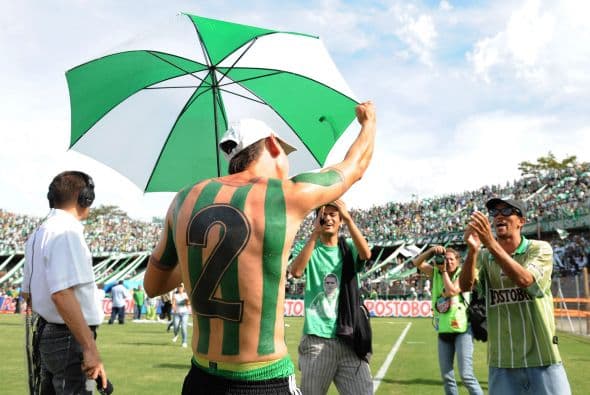En el estadio el tatuaje de Felipe, de 25 años, causó revuelo.
