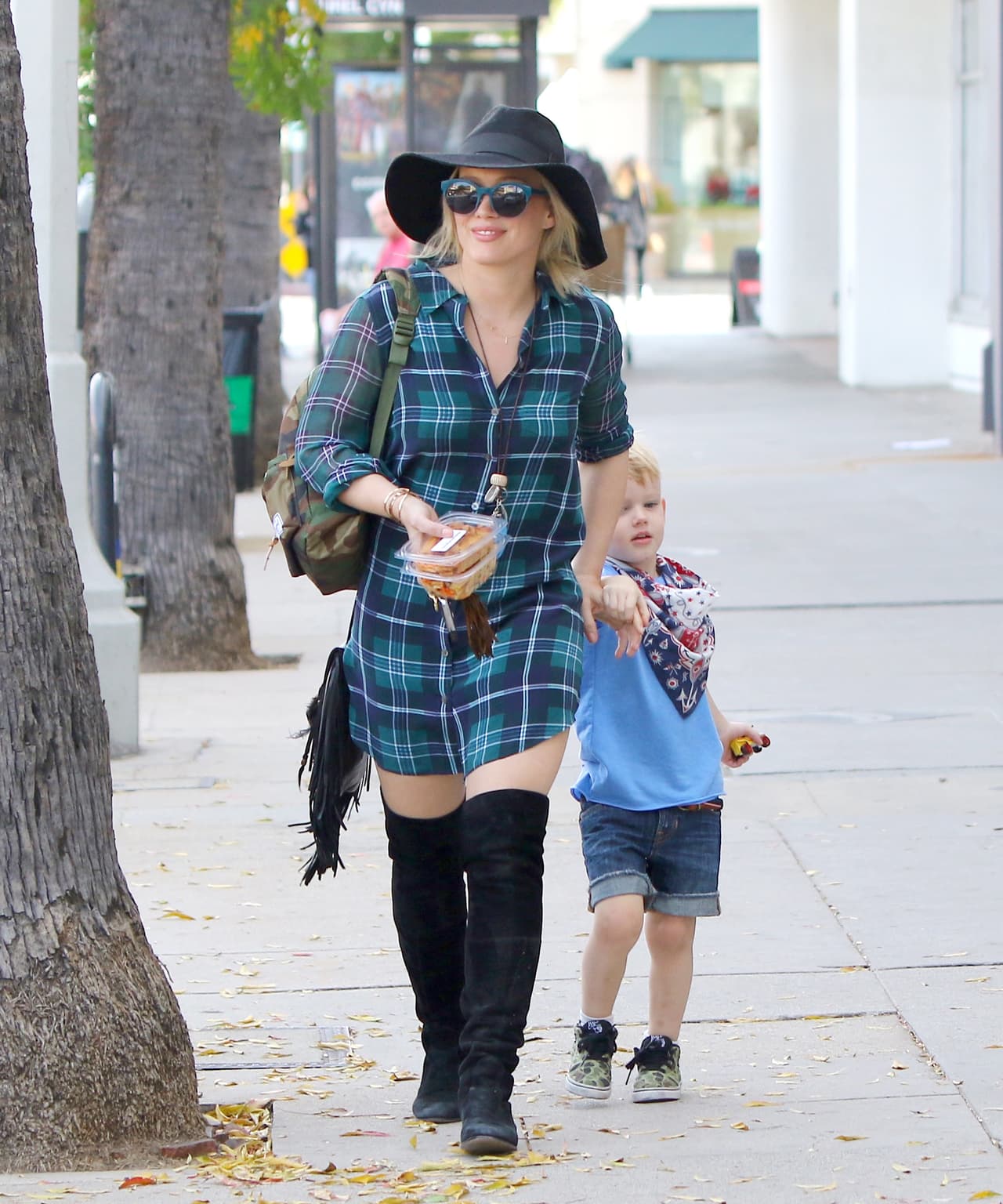 Y ella no dejaba de sonreír.