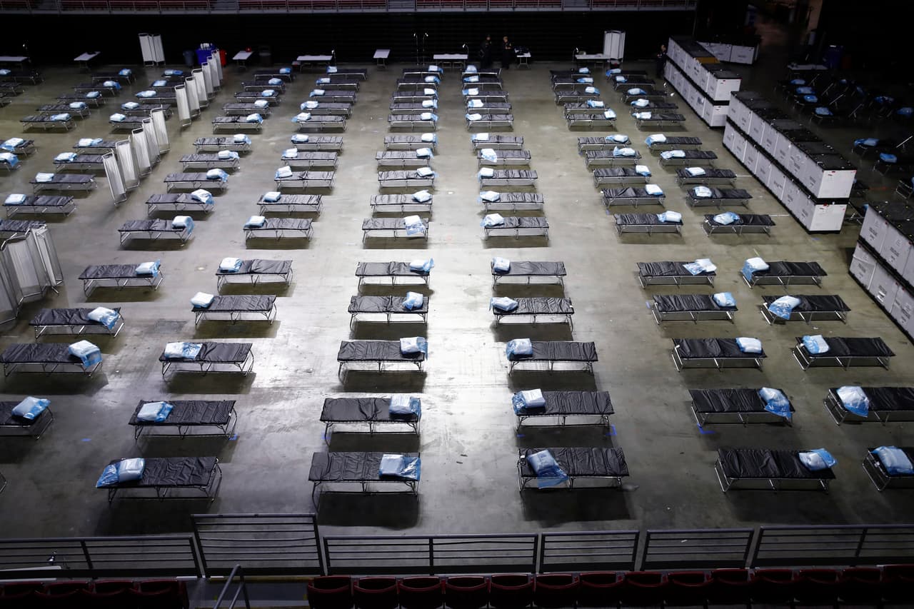 <b>A la espera de más casos.</b> Un centro de atención a pacientes con coronavirus se instaló en la Universidad Temple de Philadelphia, Pennsylvania. En este estado se han registrado más de 4,000 diagnósticos de covid-19 y 50 fallecidos. 30 de marzo.