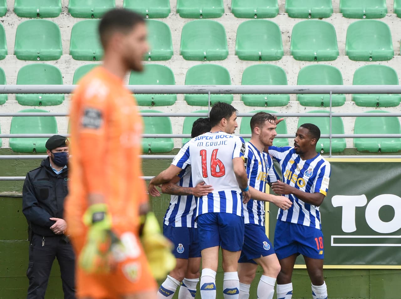 Porto saca valioso triunfo en su visita al Tondela