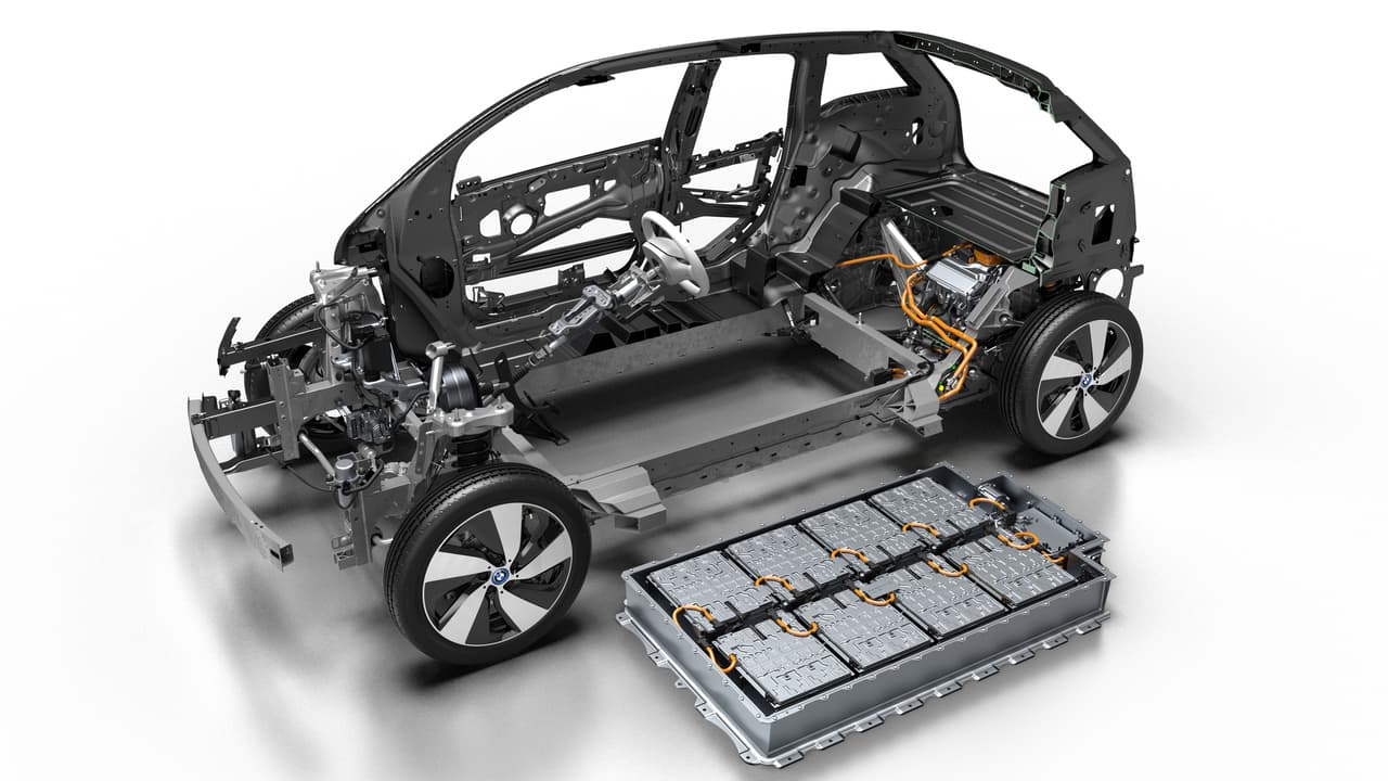 Siendo que la nueva batería es del mismo tamaño que la de modelos anteriores, modelos del i3 comercializados por BMW en los 2 últimos años podrán reemplazar el antiguo pack por este nuevo de 33kWh