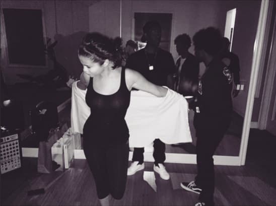 Y no para de trabajar duro para tener ese cuerpazo de infarto.