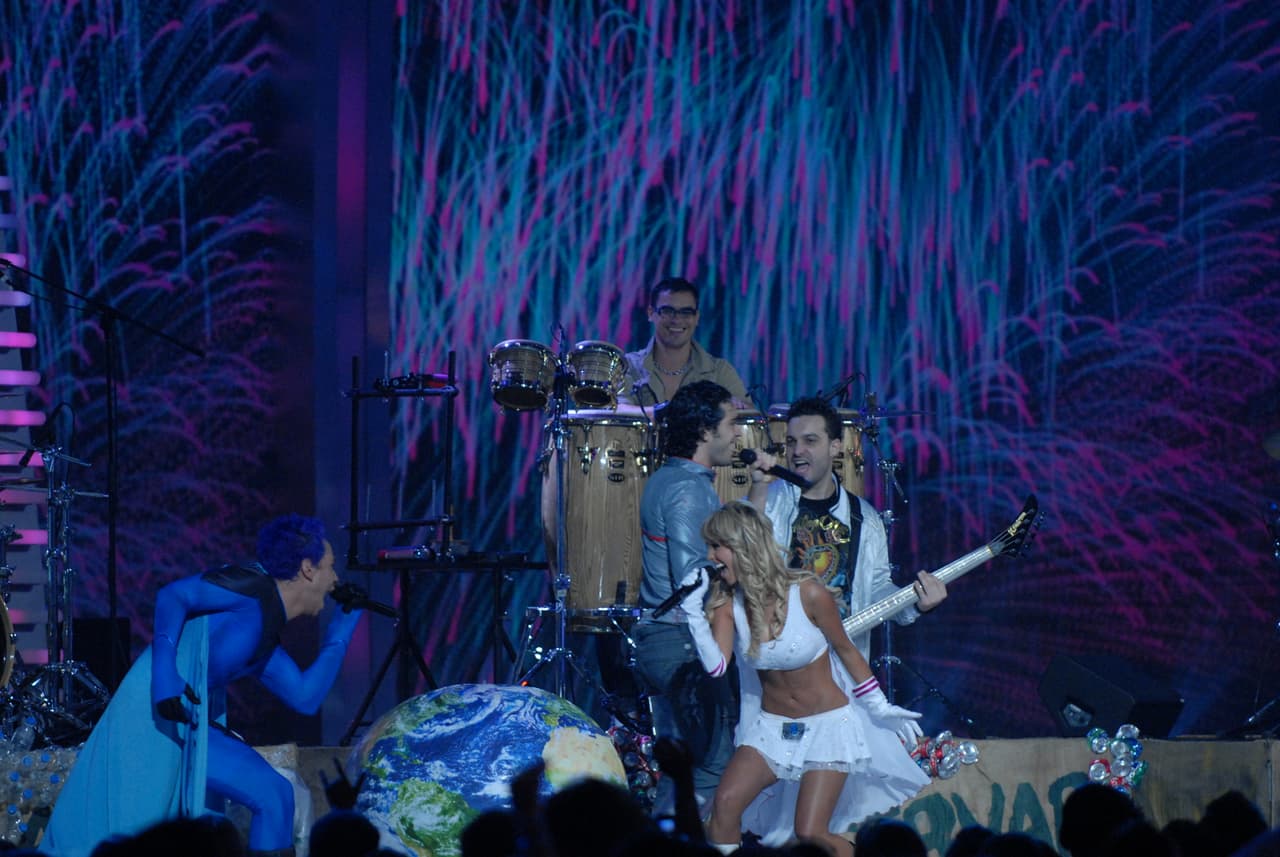 En 2008 ellos fueron los encargados de hacer el Intro del show y aparecieron en un quirófano de hospital como unos auténticos médicos...