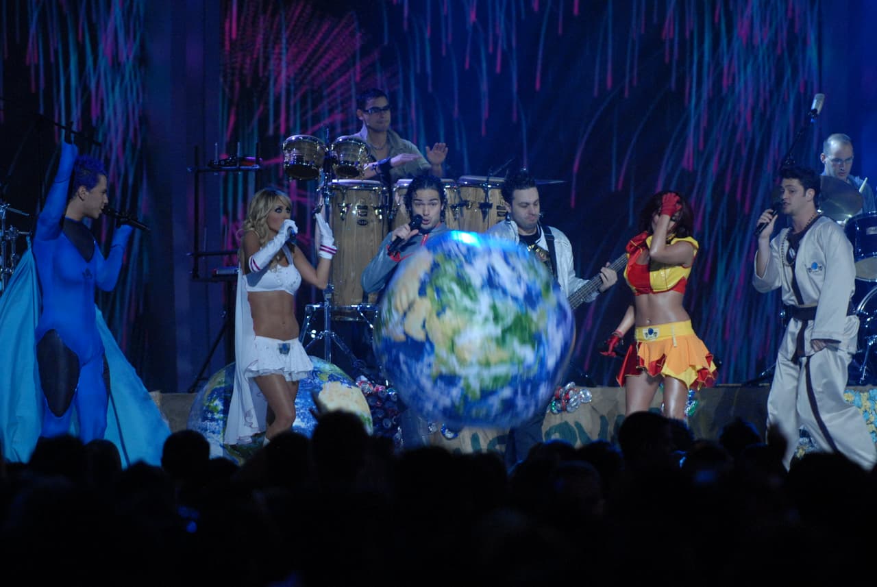 Ese fue el último año de la banda en la entrega, ya que en 2009 se separaron, pero eso sí año con año han vuelto sus integrantes, pero en solitario.