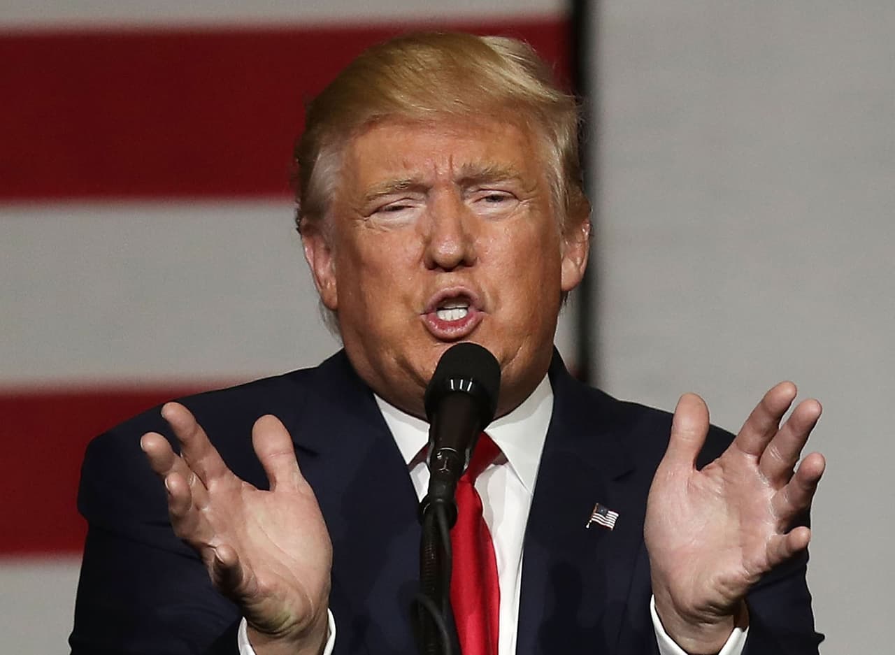 Tres anuncios de Trump en español, muchas distorsiones