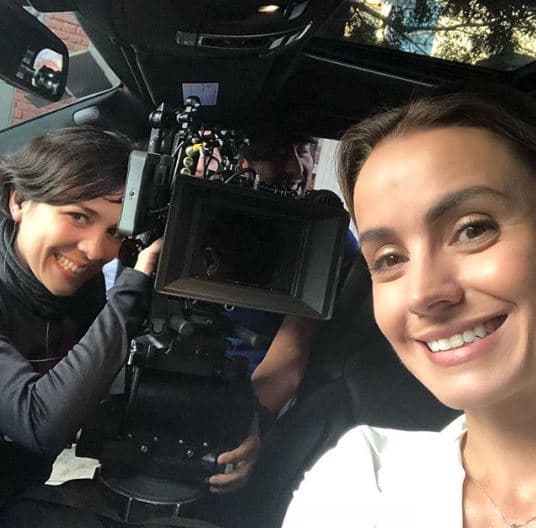 "[...] Una cosa es lo que todo mundo ve de ti y otra cosa es el mundo en el que tú vives, porque es tu mundo interno, es como una pecera y estás adentro de una pecera, ¿cómo quieres la pecera? [...] Pero tú decoras tu propia pecera. Y muchos años me fui con ok, ¿cómo te gustaría a ti que fuera mi pecera? [...]", agregó.