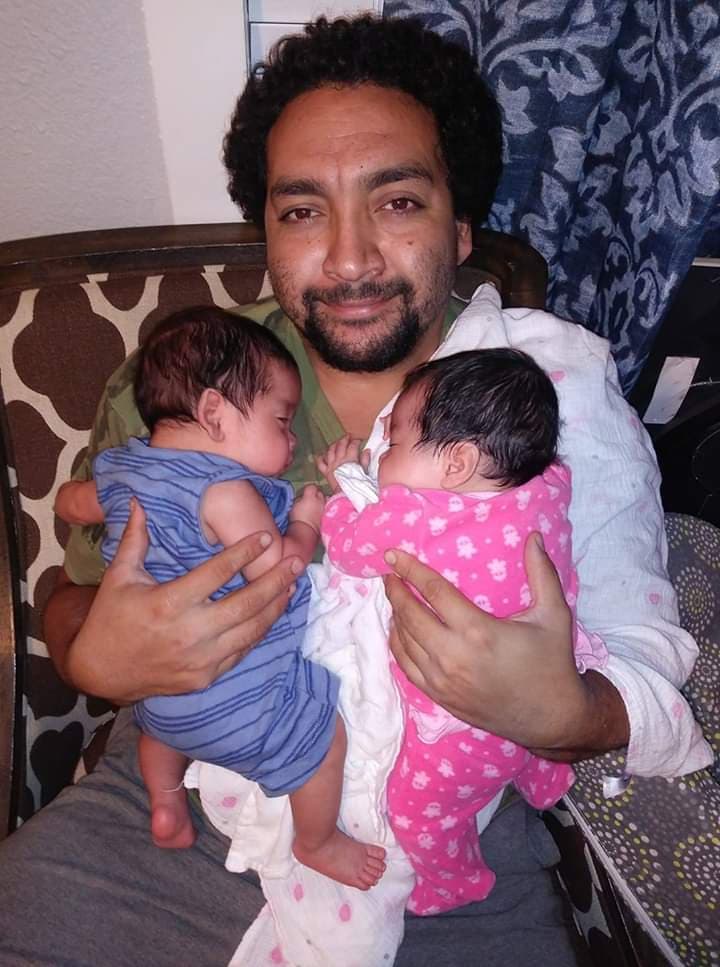 Karen Ruiz le desea un Feliz día de los padres a su esposo Víctor Ruiz.