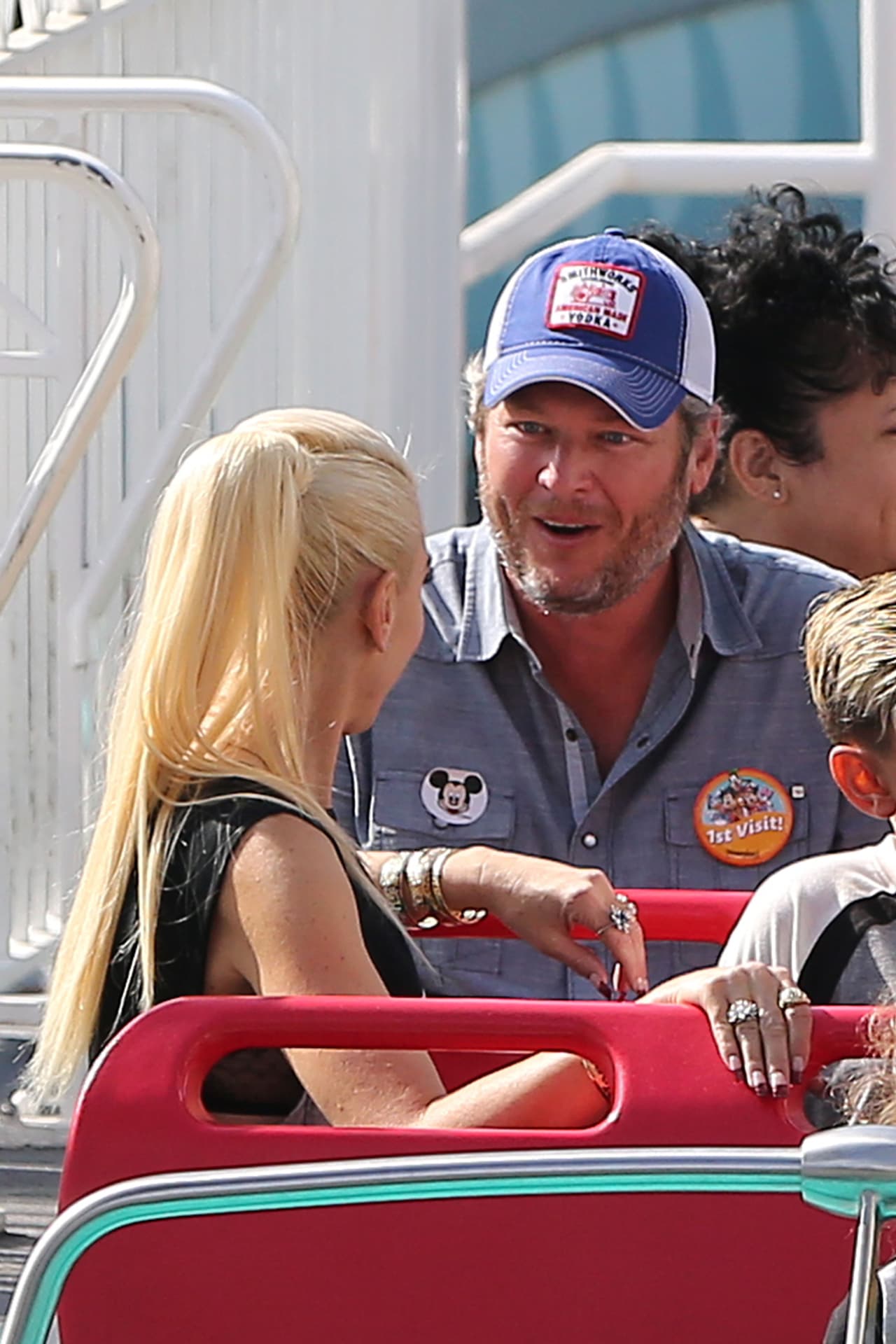 ¡Se nota que Blake quedó fascinado con el parque! Seguro regresa, ¿no crees?