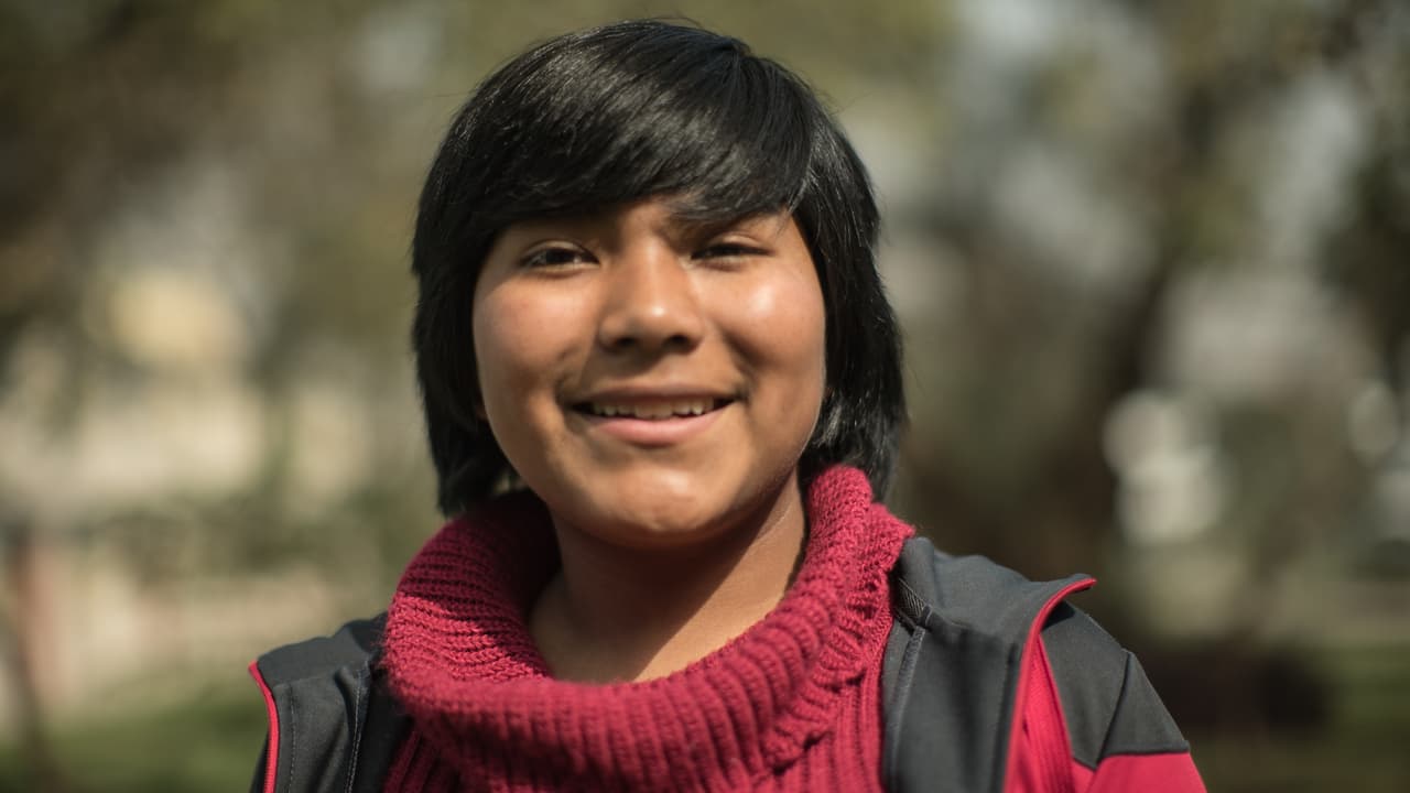 Diana Corpuna tiene 16 años y es peruana. Quiere ser economista y dedicarse a los negocios internacionales para aprovechar los recursos de su país ayudando a la gente.