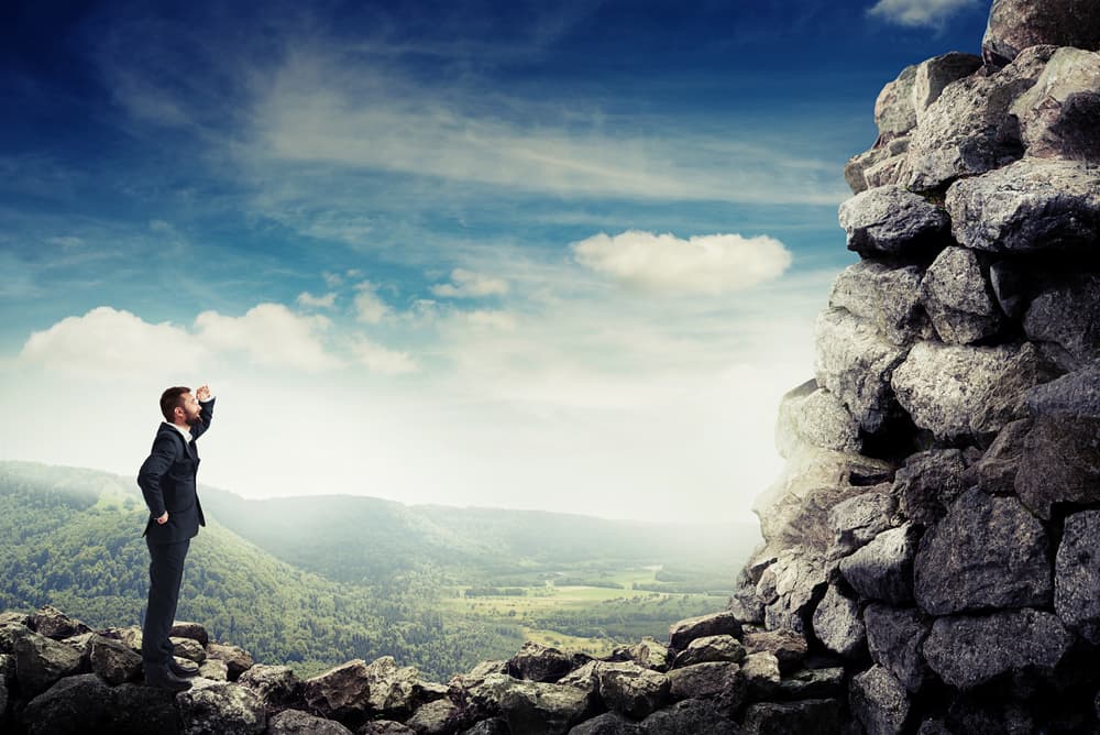 Cualquier dificultad será momentánea y transitoria, el problema estriba en que no conviertas una pequeña nube de verano en un huracán. Si evitas las exageraciones, este mes será formidable.
<br>