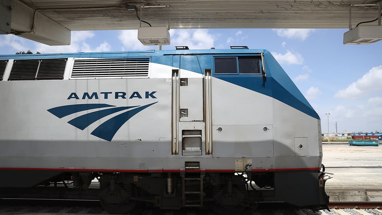 Muere joven de 18 años arrollada por tren de Amtrak en Apex