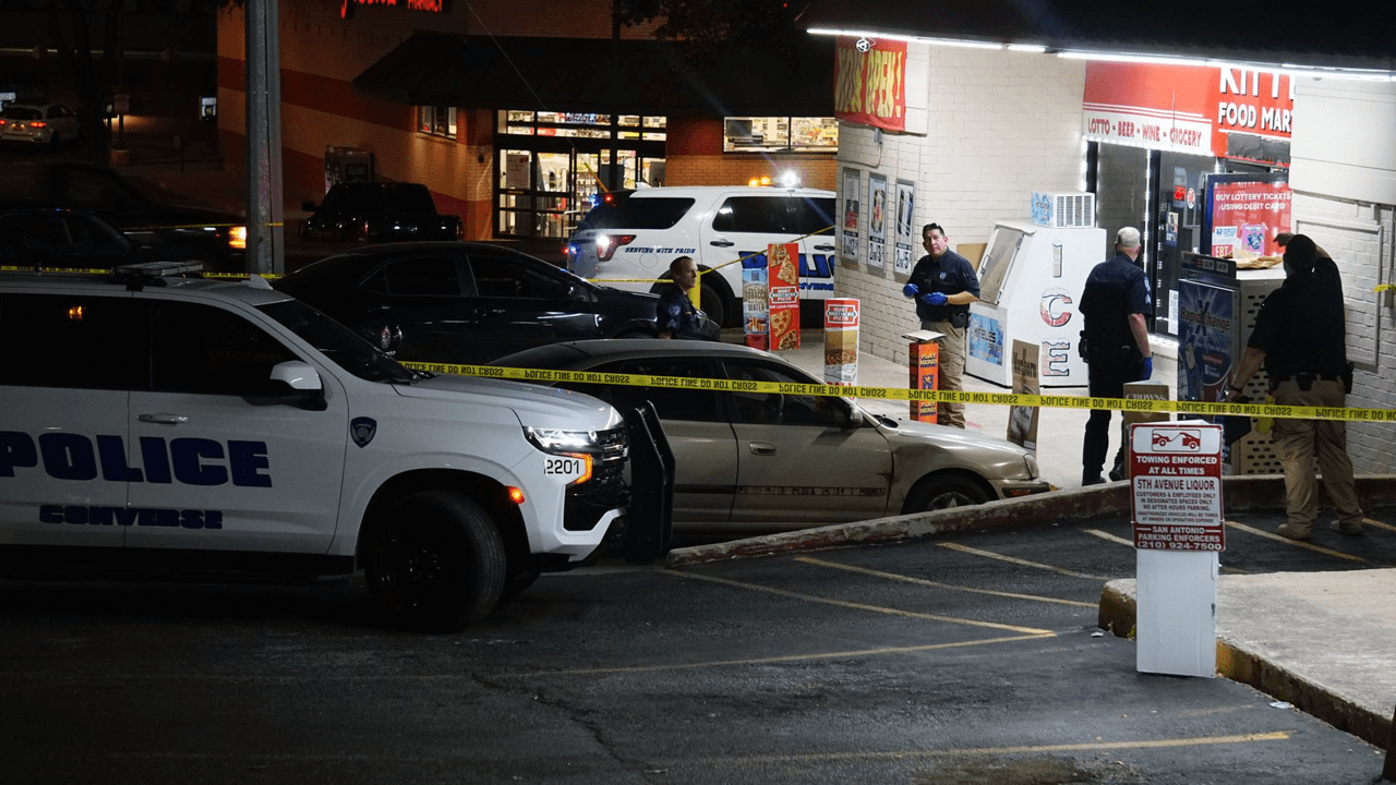 Disparan a un adolescente de 18 años en Converse, Texas y lo dejan grave