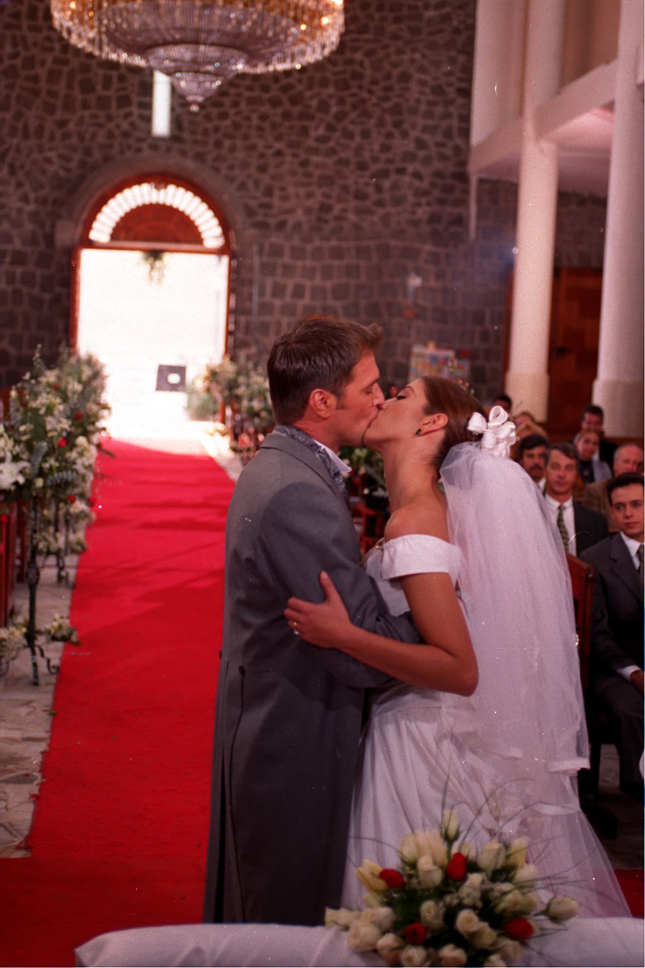 Magnífico fue el escenario donde unieron lazos Adela Noriega y Rene Stickler en el “Privilegio De Amar”.