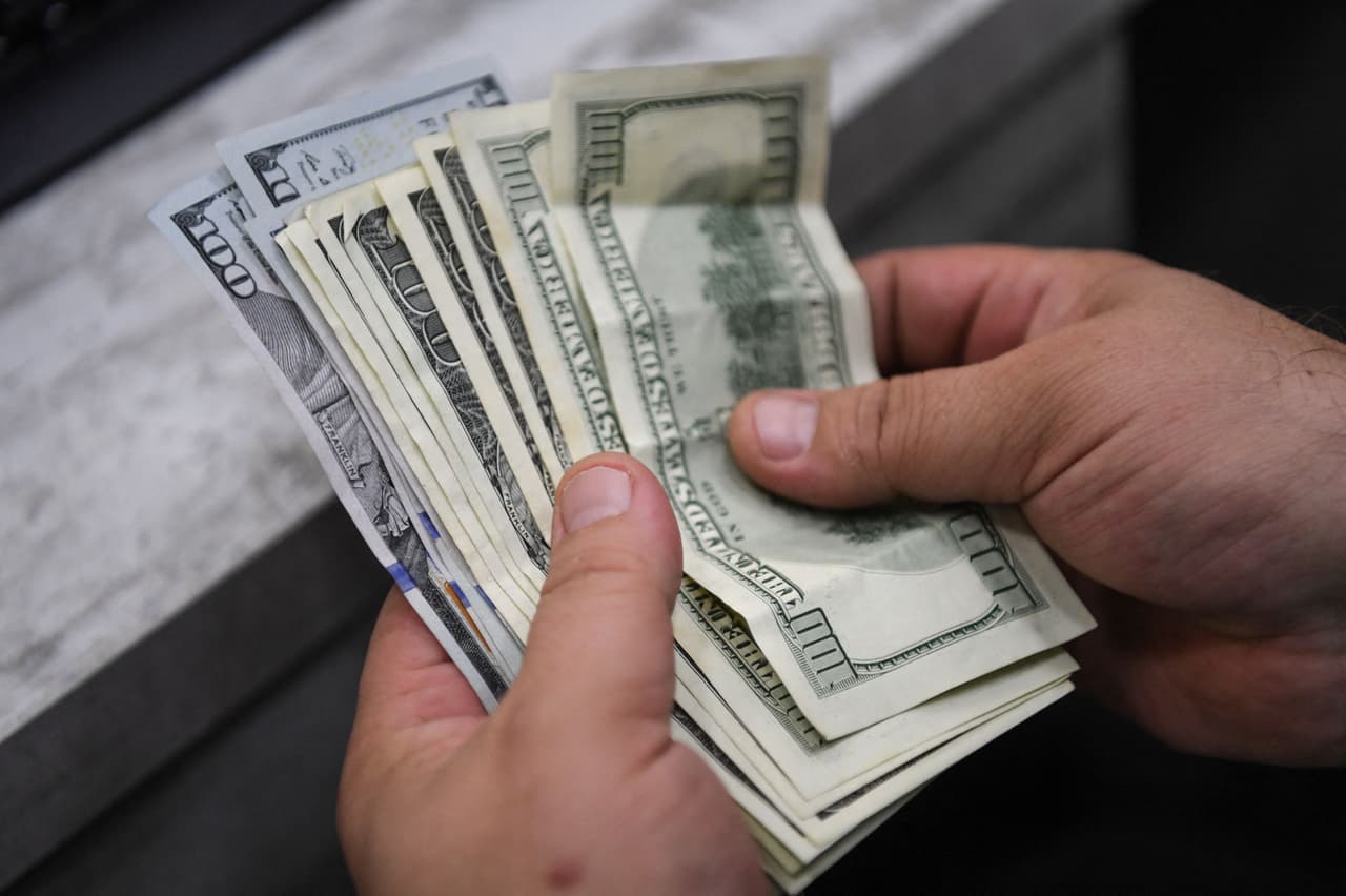 En la actualidad, el estado retiene más de 8,000 millones de dólares en efectivo y otros objetos de valor a través del programa. 
<b>El valor medio de una reclamación aprobada es de más de 1,000 dólares.</b>