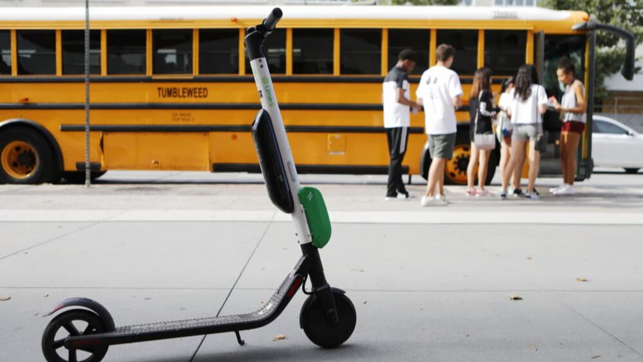 Alertan a padres tras varios accidentes de menores en scooters eléctricas en el condado Harris