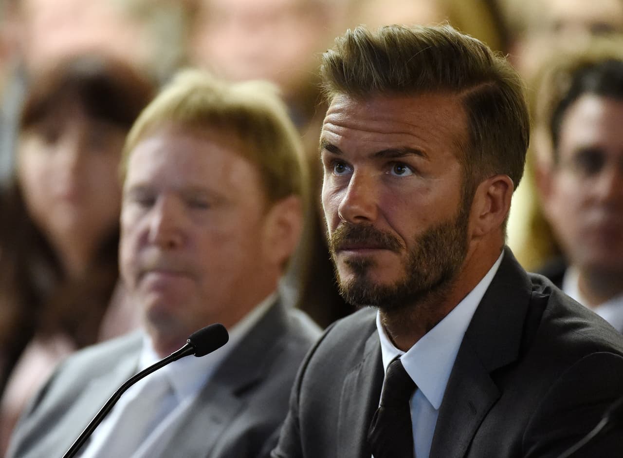 Innovador en peinados, imponente por sus tatuajes y fashionista por su ropa, el inglés David Beckham se roba las miradas en cada lugar al que va. Desde sus primeros pasos en el Manchester United hasta ahora, como empresario del fútbol en la MLS con el nuevo equipo de Miami.