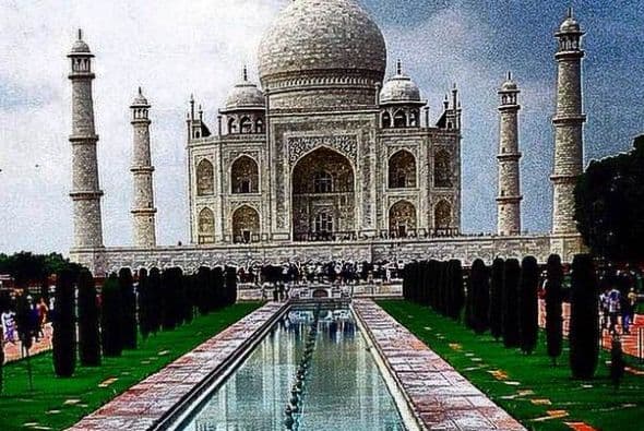 El 3 de noviembre el hijo del líder del cártel de Sinaloa publicó una imagen del Taj Mahal con la frase "Pocos me siguen el paso".