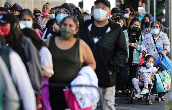 La ciudad de Los Ángeles anunció el programa piloto, 
<a href="https://cao.lacity.org/budget21-22/2021-22Budget_Summary.pdf" target="_blank">Big:Leap</a>. La iniciativa más grande y única en EEUU que garantizará 
<a href="https://www.univision.com/local/los-angeles-kmex/concejo-de-los-angeles-ingreso-basico-garantizado-familias">ingresos básicos a miles de residentes</a> en la ciudad.