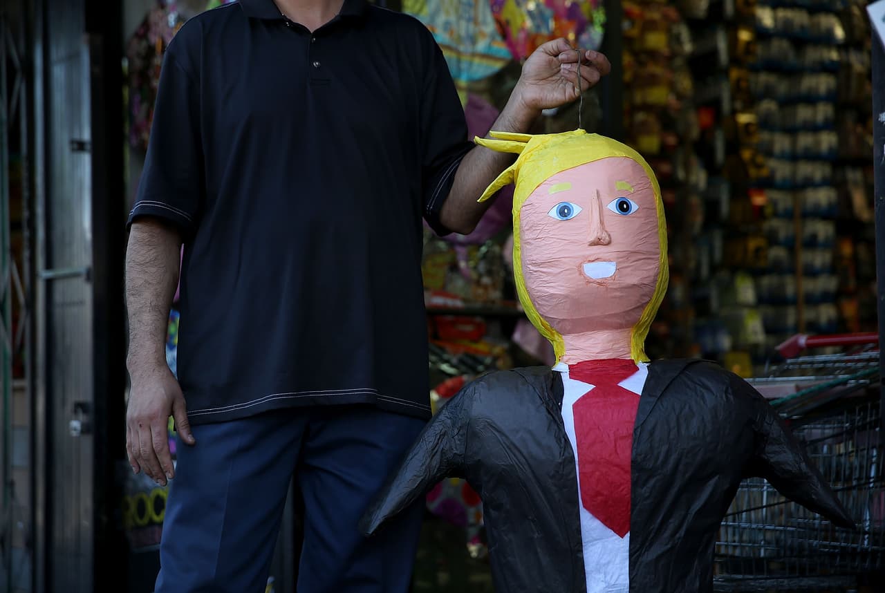 Piñatas de Donald Trump han resultado todo un éxito de ventas en el barrio latino de San Francisco.