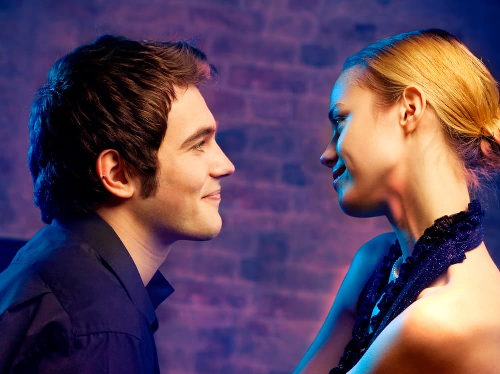 La energía venusiana acentúa tu carisma natural y dondequiera que vayas serás el centro de las miradas de todos. Aprovecha este magnetismo que te envuelve para decirle a esa persona lo que tienes dentro de tu corazón, verás que no te defraudará y el amor se convertirá en una realidad en tu vida.