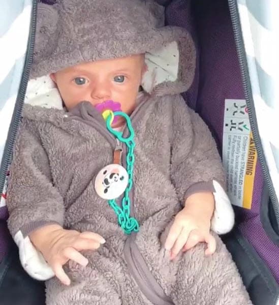 La hija de Aislinn Derbez y Mauricio Ochmann cumplirá tres meses el próximo 25 de mayo y, a pesar de ser tan pequeña, ya tiene miles de fans. Fueron ellos quienes se encargaron de abrir la cuenta @kailaniochman para subir fotografías y videos de la bebé.