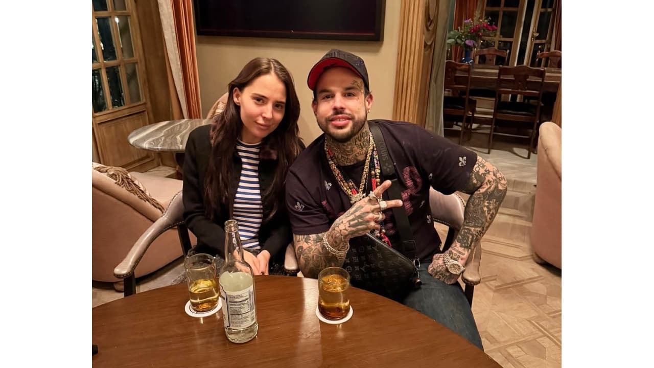 Así posaron los primos Majo y Emiliano Aguilar en su reencuentro.