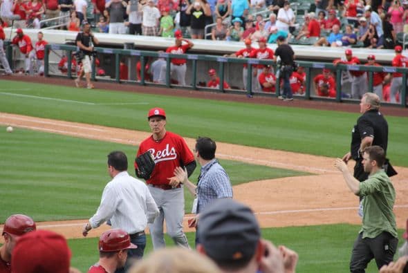 ¡El famoso comediante Will Ferrell se lució jugando con 10 equipos diferentes de la MLB  en cinco partidos del Spring Training en un solo día! Mientras los fans le hacían porras al comediante, éste les hacía bromas desde la cancha. Su hazaña fue grabada para una producción televisiva que será transmitida por HBO a finales de año.