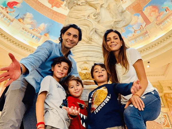 La pareja no quiere tomar esta decisión a la ligera, "no lo sabemos todavía porque tambien es una gran responsabilidad", añadió.
<br>