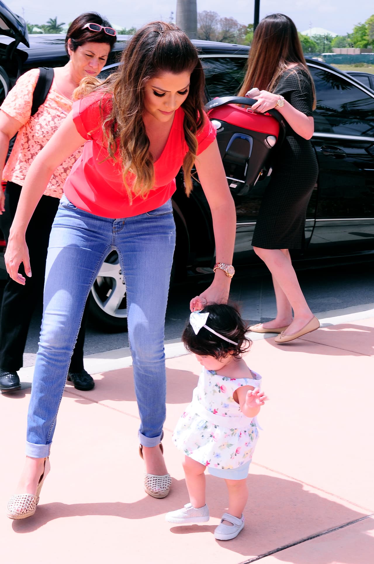 La pequeña decidió dar sus primeros pasitos el mismo día del cumpleaños de su padre, el 11 de abril. ¡Toda una belleza de niña!