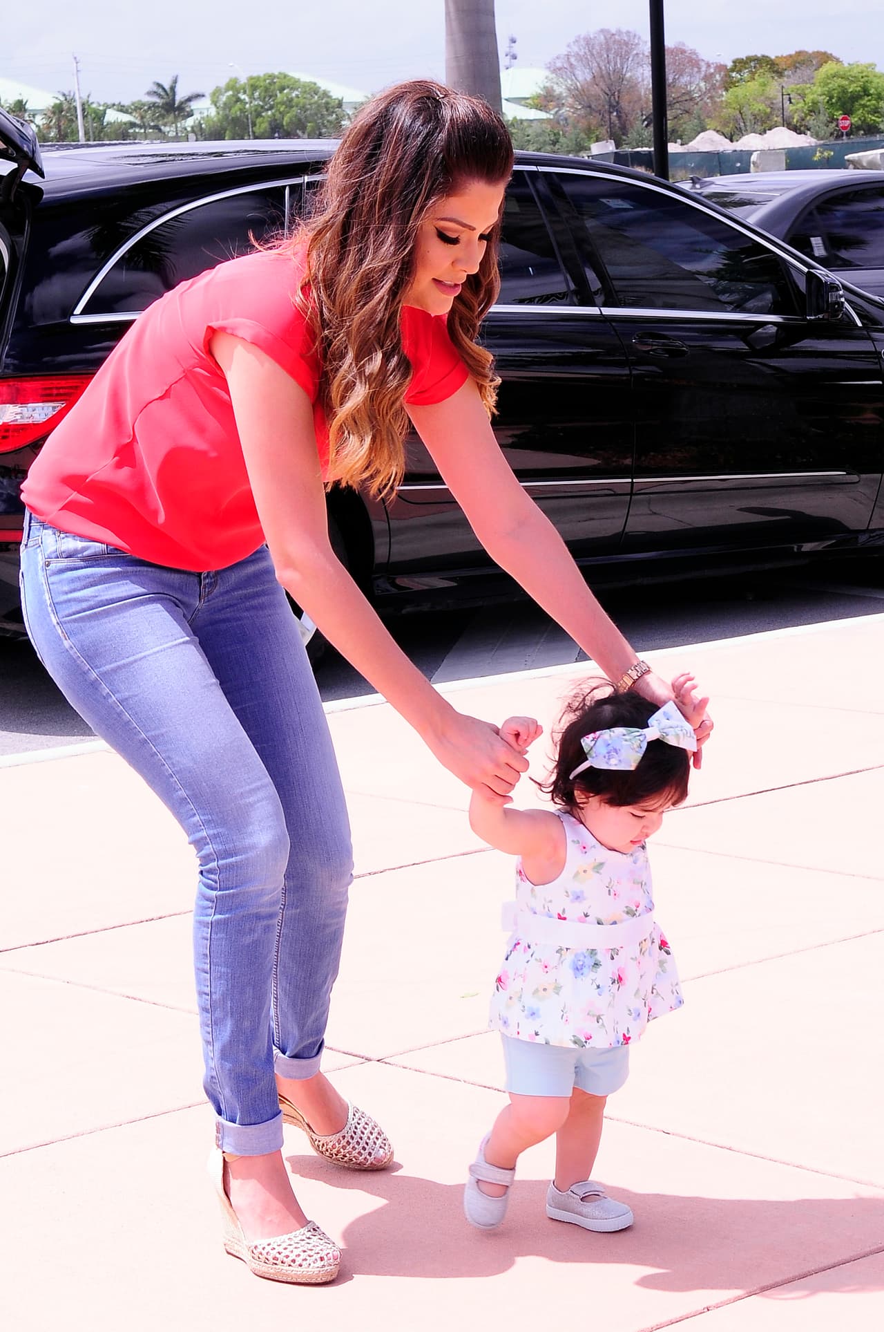 La pequeña decidió dar sus primeros pasitos el mismo día del cumpleaños de su padre, el 11 de abril. ¡Toda una belleza de niña!