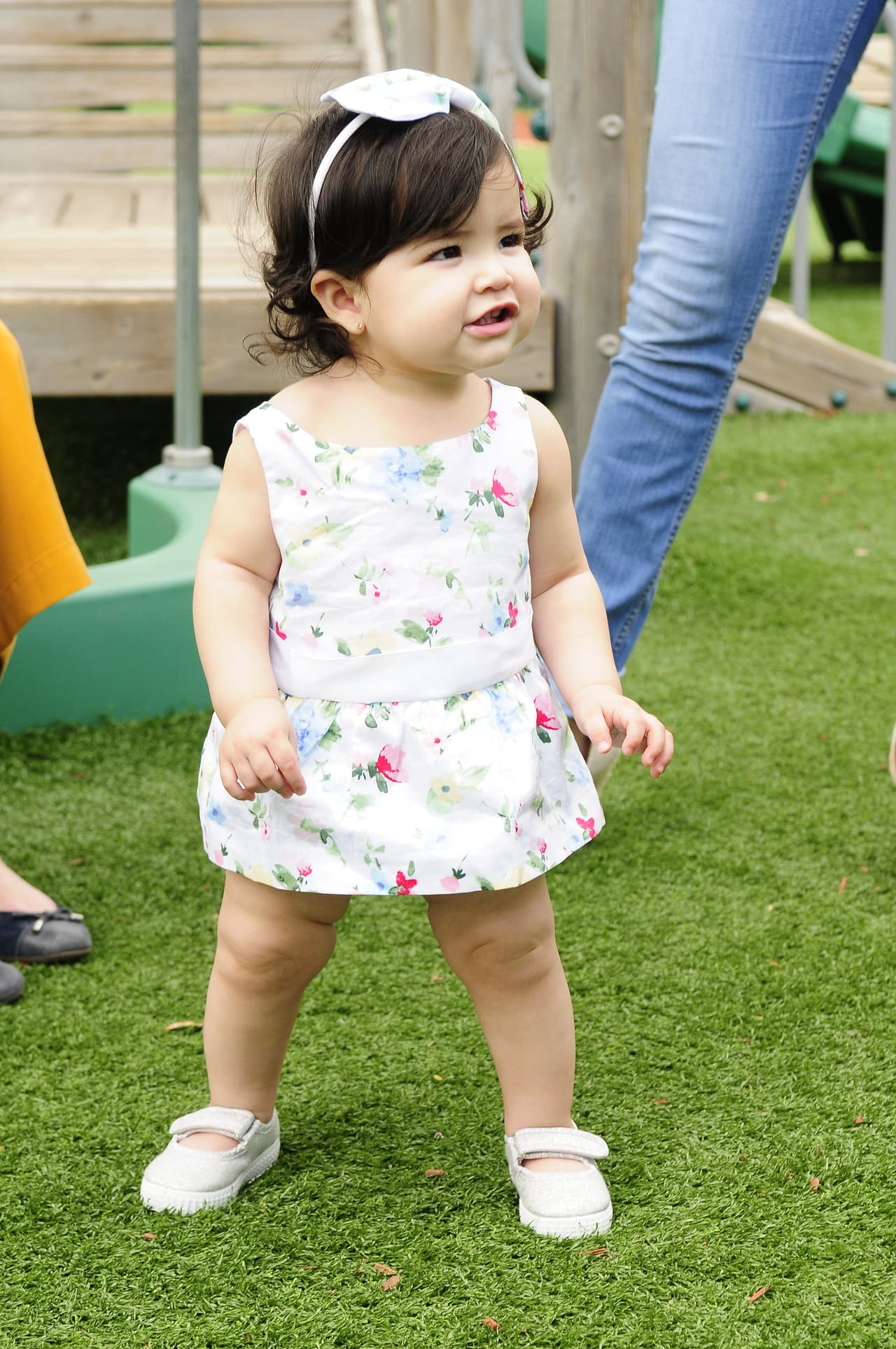 La pequeña decidió dar sus primeros pasitos el mismo día del cumpleaños de su padre, el 11 de abril. ¡Toda una belleza de niña!