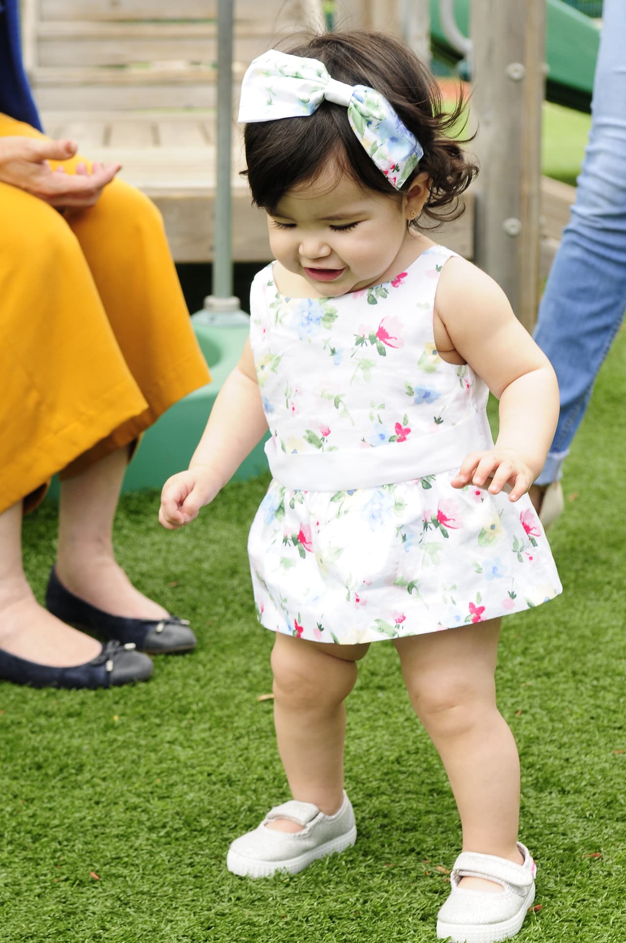 La pequeña decidió dar sus primeros pasitos el mismo día del cumpleaños de su padre, el 11 de abril. ¡Toda una belleza de niña!