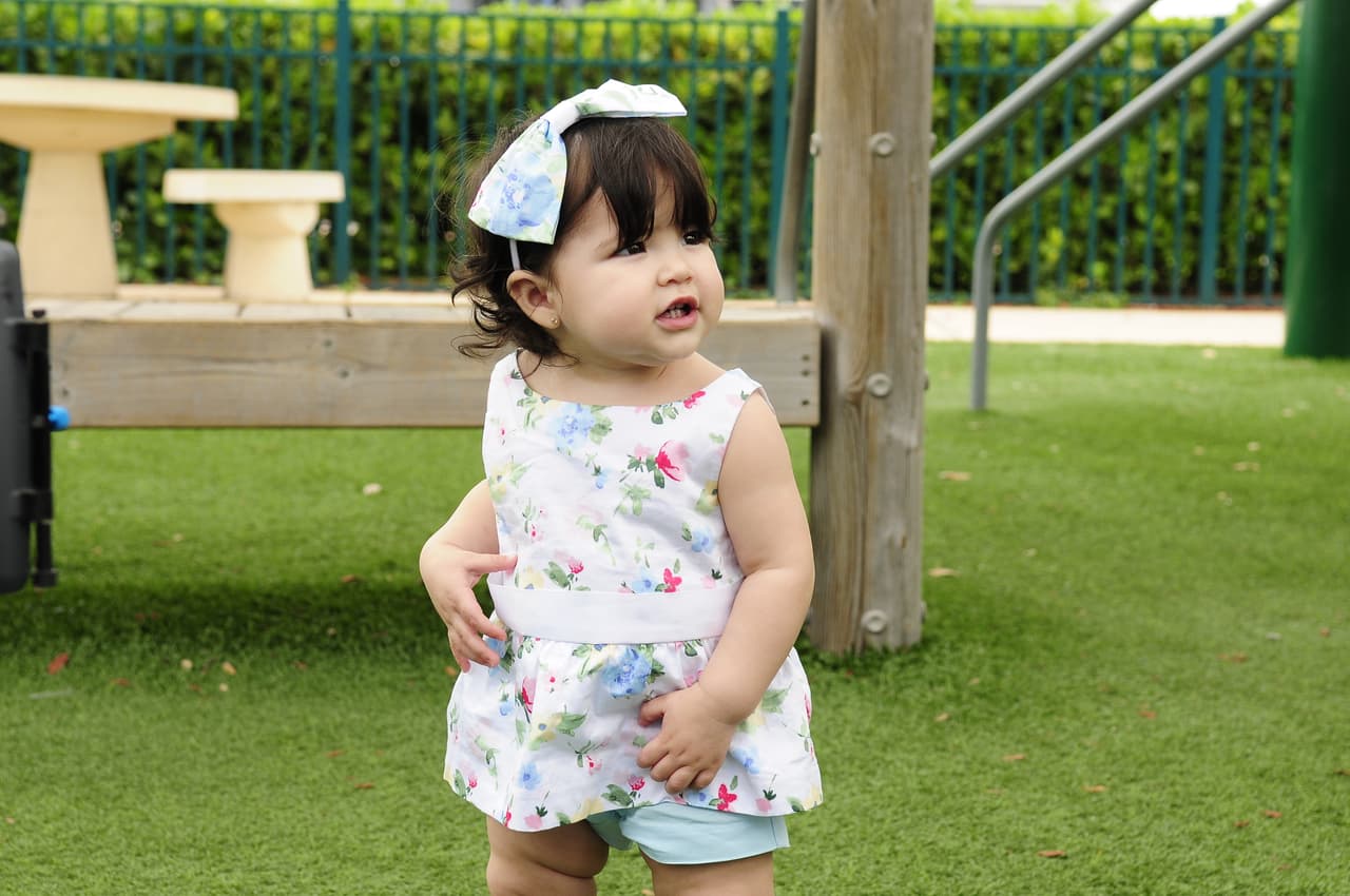 La pequeña decidió dar sus primeros pasitos el mismo día del cumpleaños de su padre, el 11 de abril. ¡Toda una belleza de niña!