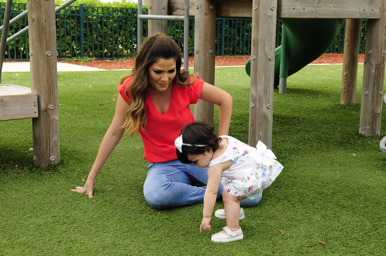 La pequeña decidió dar sus primeros pasitos el mismo día del cumpleaños de su padre, el 11 de abril. ¡Toda una belleza de niña!