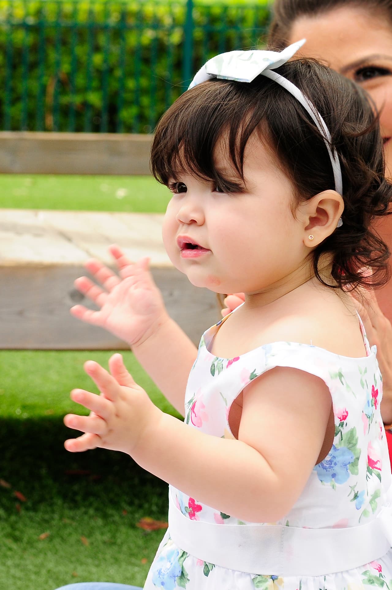 La pequeña decidió dar sus primeros pasitos el mismo día del cumpleaños de su padre, el 11 de abril. ¡Toda una belleza de niña!