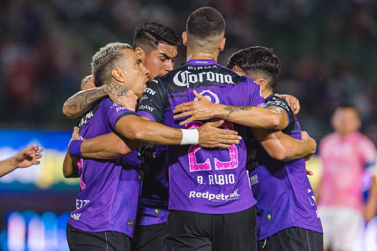 Al minuto 5, Luis Reyes, de Atlas, derribó a Brian Rubio al momento de disparar. Camilo Sanvezzo cobró la pena máxima, venció a Camilo Vargas y le daba la ventaja a Mazatlán.