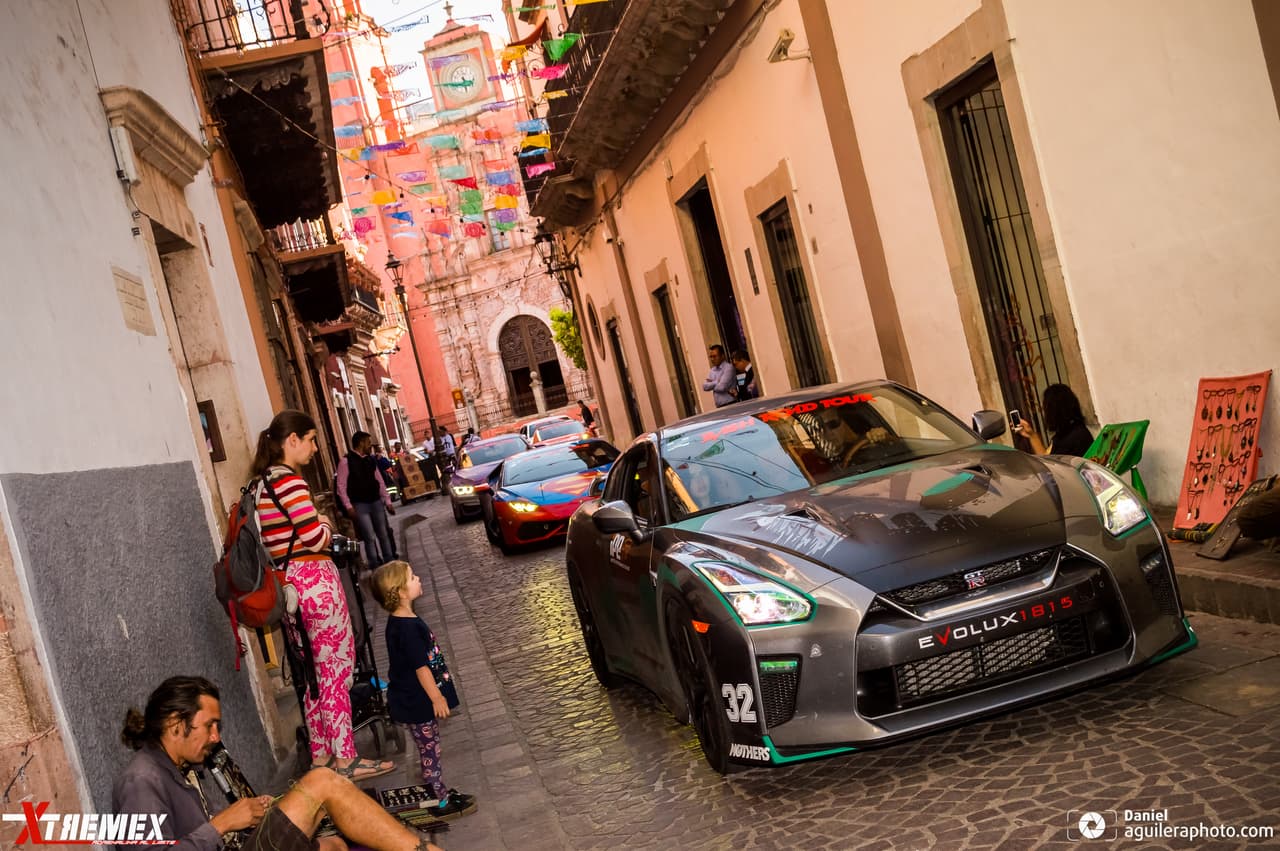 Ejemplares como este
<b> Nissan GTR</b> también se pudieron ver. El modelo cuenta con un motor V6 de 3.8 litros, 565 hp y 467 lb-pie de torque. Precio estimado a partir de 150,000 dólares.
